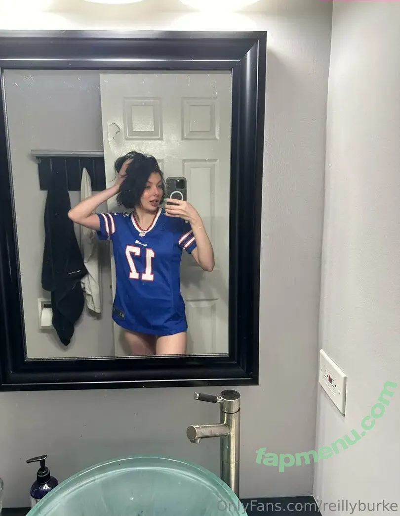 reillyburke nude photo #0011 (reillyburke)