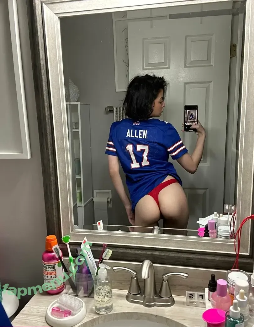 reillyburke nude photo #0013 (reillyburke)