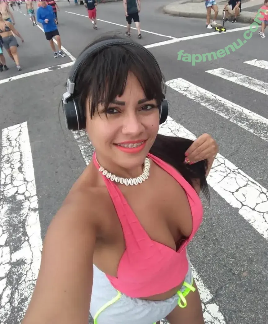 Renatinhaninfo1 nude photo #0005 (renatinhafeet)