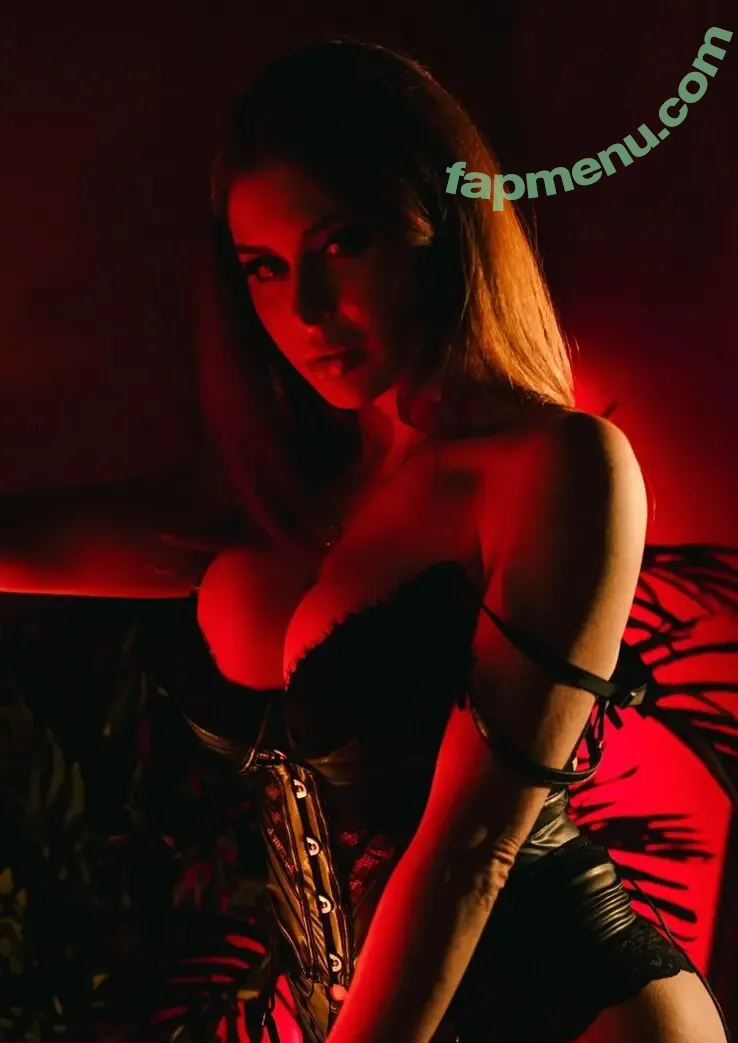Renee Olstead nude photo #0889 (xorenee / xoreneeo)
