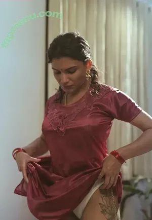 Reshmi R Nair / resmi_r_nair / resmi_r_nair._ / resminair / resmirnair nude photo #0010