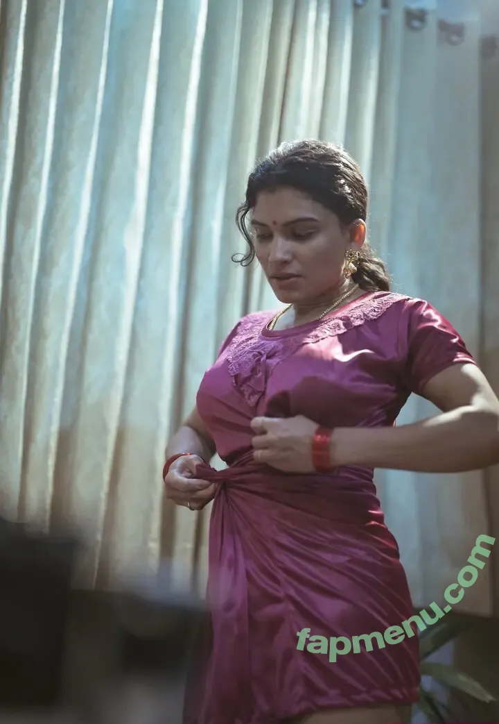 Reshmi R Nair nude photo #0011 (resmi_r_nair / resmi_r_nair._ / resminair / resmirnair)