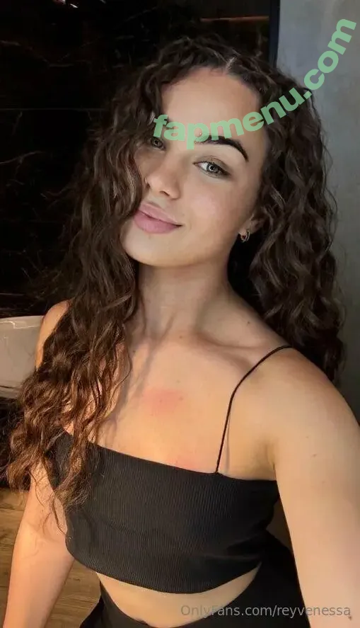 reyvenessa nude photo #0012 (rayvenessfan)
