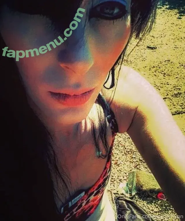 Rhynn Hellrig nude photo #0018 (Rhynnh / wiccanbetch37)