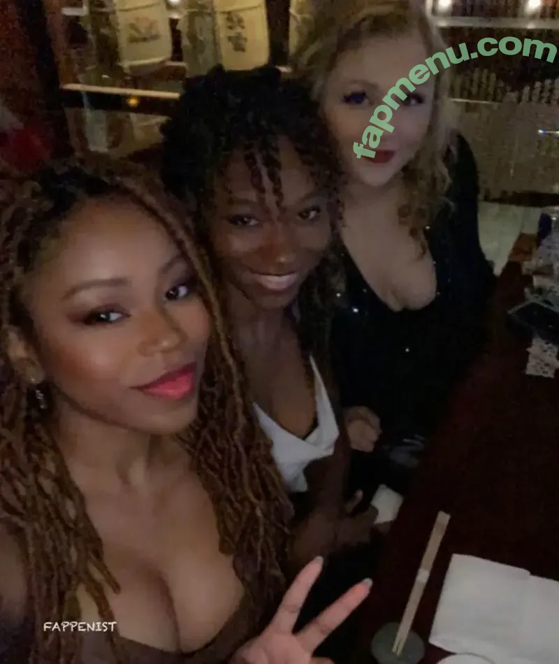 Riele Downs nude photo #0030 (rieledowns)