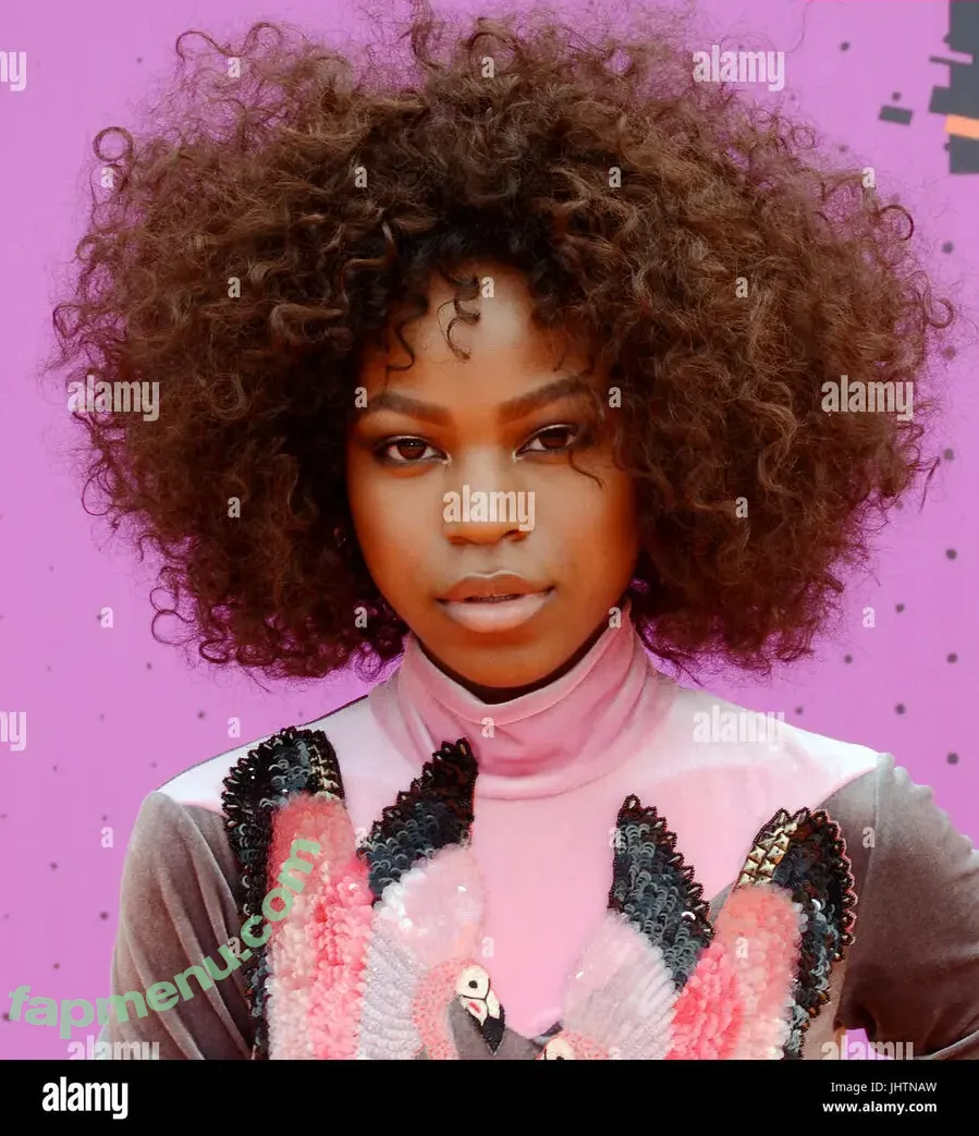 Riele Downs nude photo #0040 (rieledowns)