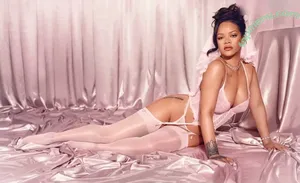 Rihanna / badgalriri nude photo #4538
