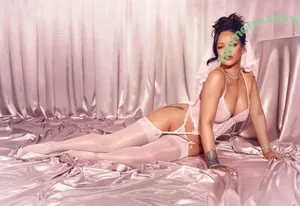 Rihanna / badgalriri nude photo #4545