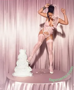 Rihanna / badgalriri nude photo #4546