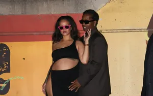 Rihanna / badgalriri nude photo #4583
