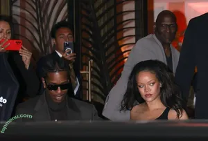 Rihanna / badgalriri nude photo #4588