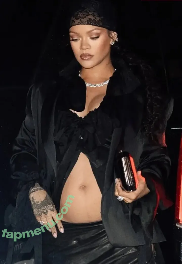 Rihanna nude photo #4561 (badgalriri)
