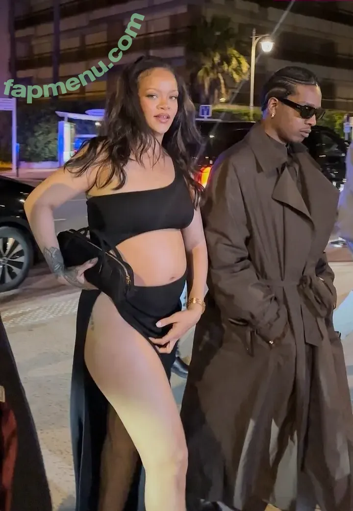 Rihanna nude photo #4572 (badgalriri)