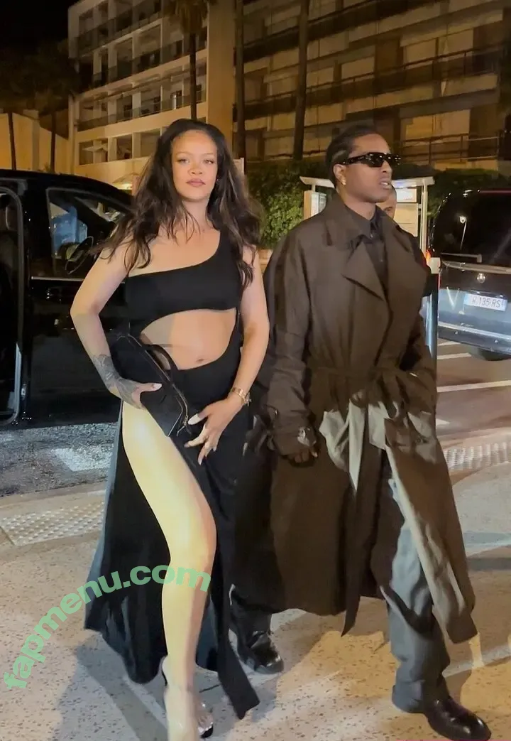 Rihanna nude photo #4577 (badgalriri)