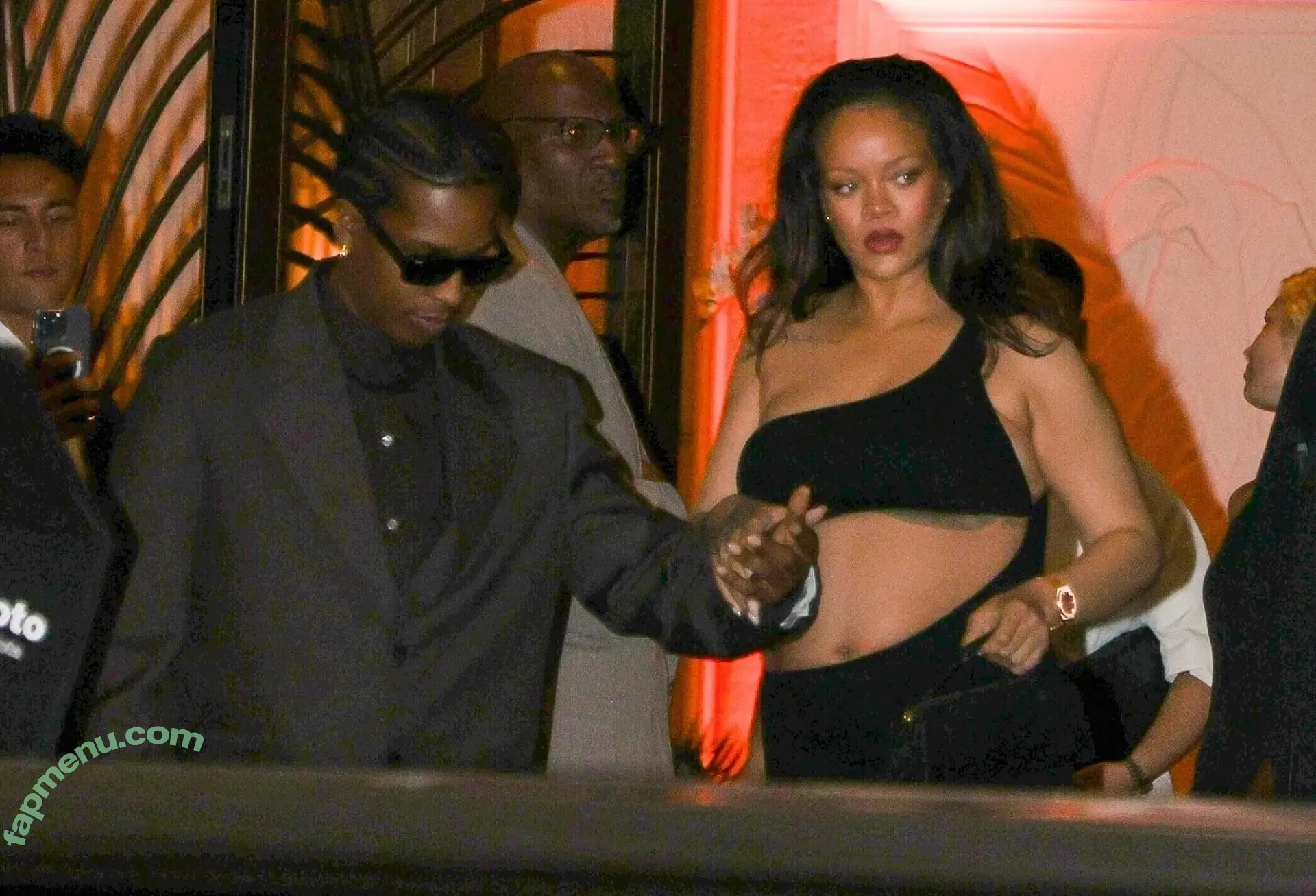 Rihanna nude photo #4586 (badgalriri)