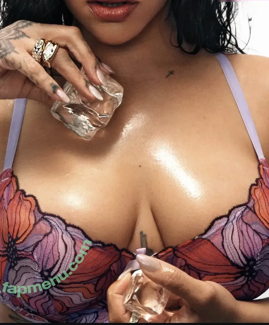 Rihanna nude photo #4590 (badgalriri)