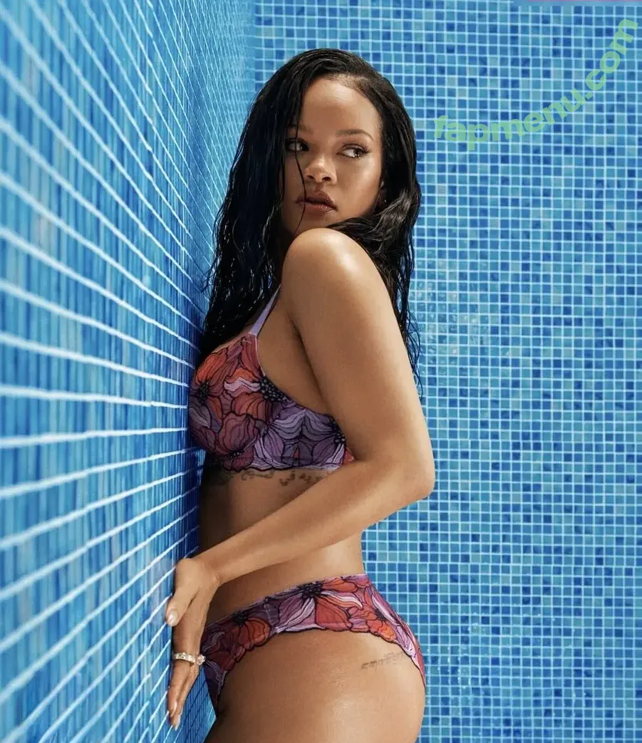 Rihanna nude photo #4595 (badgalriri)
