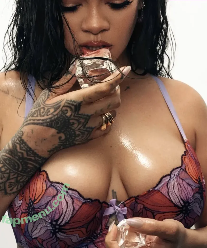 Rihanna nude photo #4597 (badgalriri)