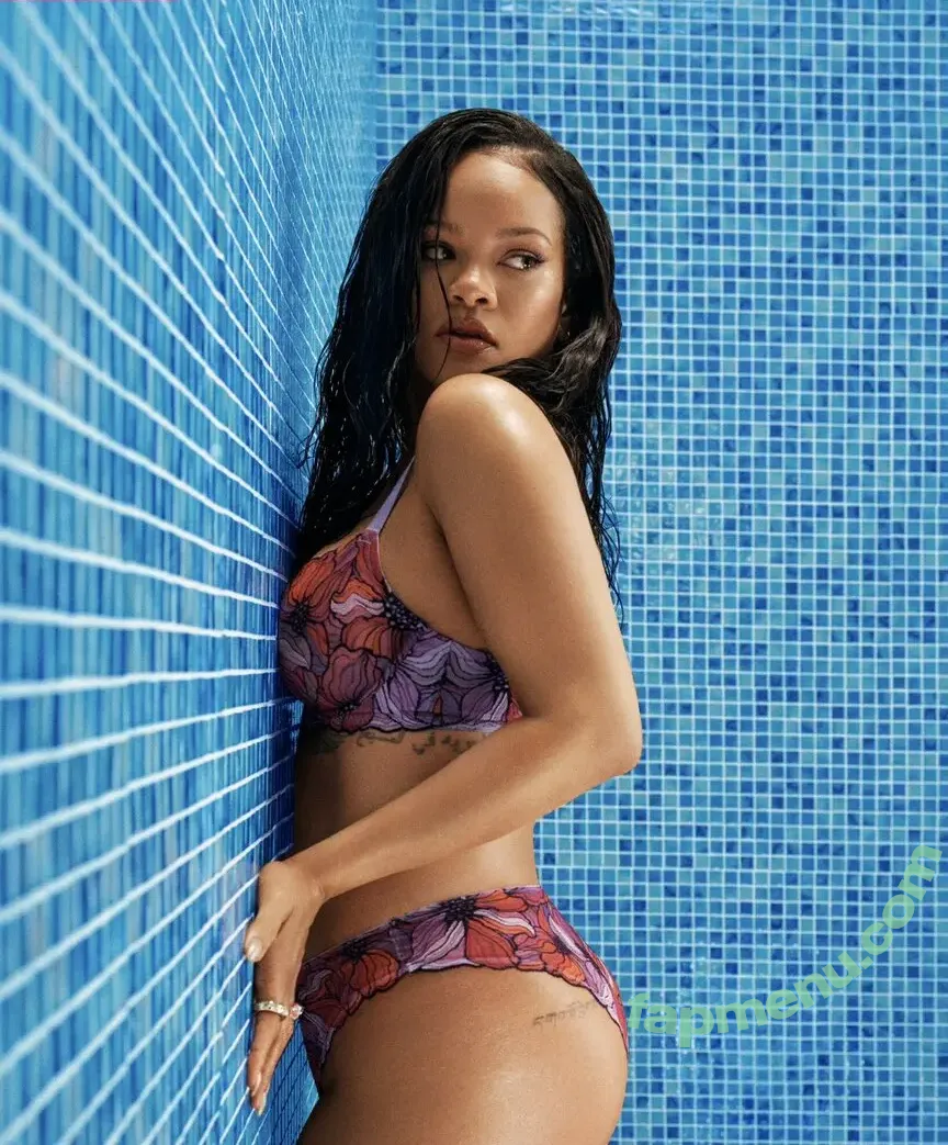 Rihanna nude photo #4598 (badgalriri)