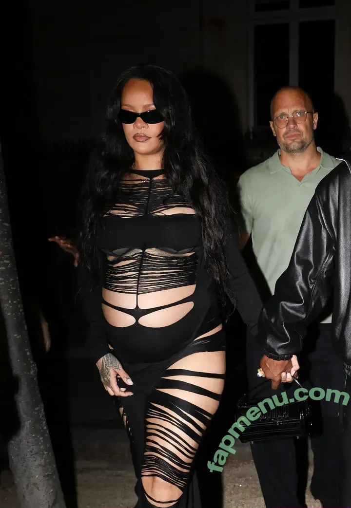 Rihanna nude photo #4615 (badgalriri)