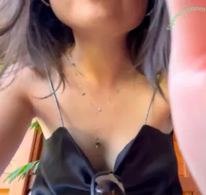 Riishka Asmr / rishikaroz nude photo #0025