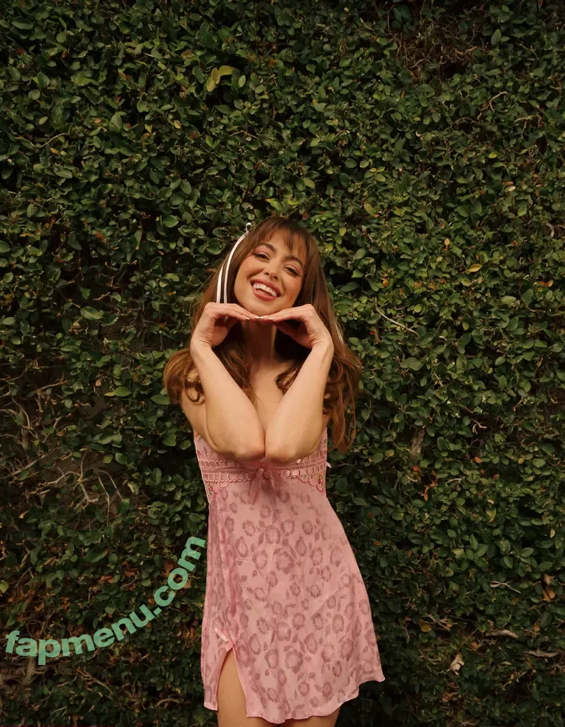 Riley Reid nude photo #0010 (hellorileyreid / rileyreid)