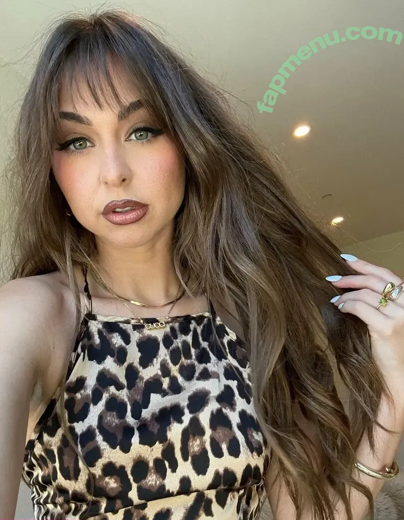 rileyreid nude photo #0027 (letrileylive)
