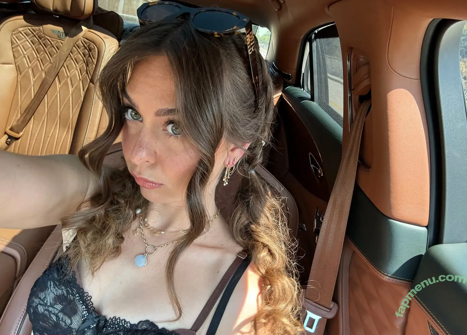 rileyreid nude photo #0046 (letrileylive)