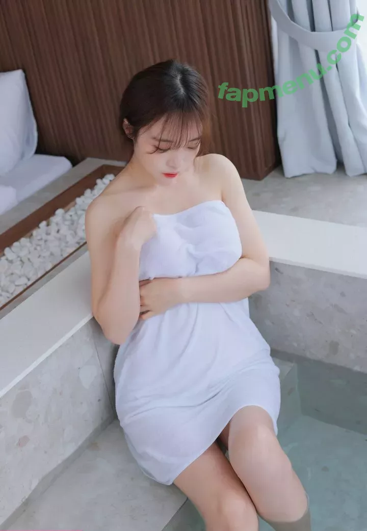 Rina nude photo #0014 (momorina / rinajvlog)