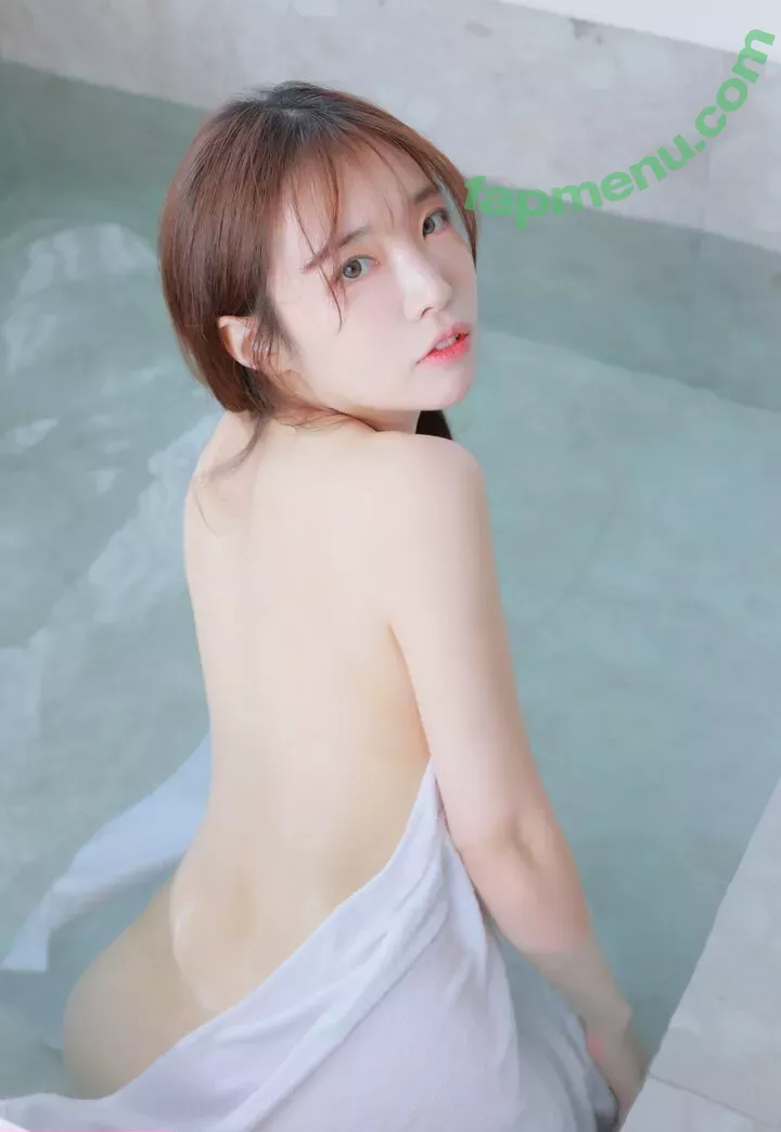 Rina nude photo #0025 (momorina / rinajvlog)
