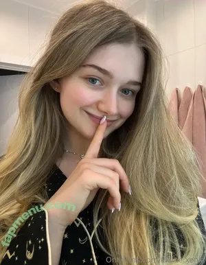  nude photo #0002