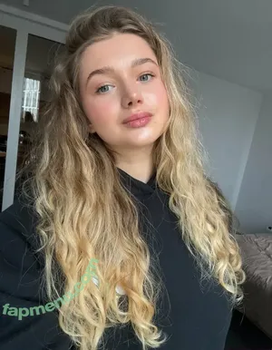  nude photo #0004