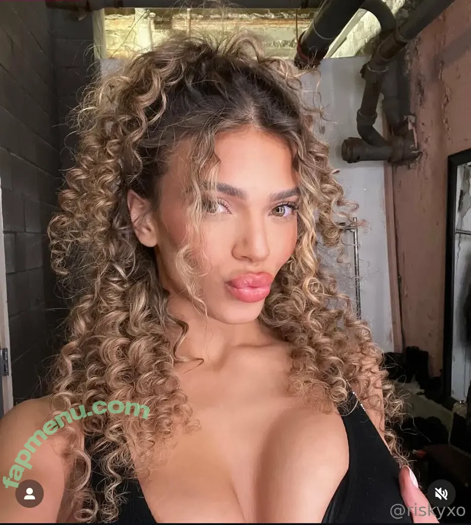 riskyxo nude photo #0006 (riskyxo_)
