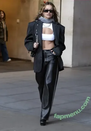 Rita Ora / ritaora / ritaoraeu nude photo #7327