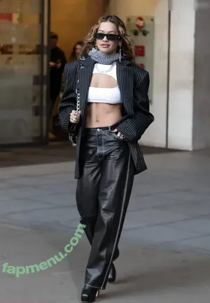 Rita Ora / ritaora / ritaoraeu nude photo #7340