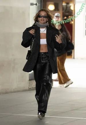 Rita Ora / ritaora / ritaoraeu nude photo #7345