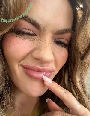 Rita Ora / ritaora / ritaoraeu nude photo #7352