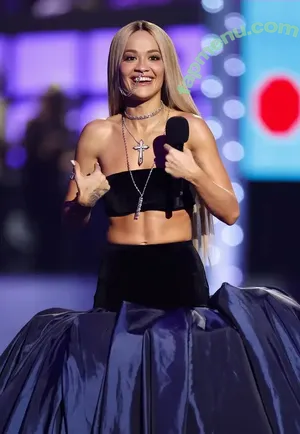 Rita Ora / ritaora / ritaoraeu nude photo #7569