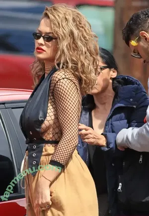 Rita Ora / ritaora / ritaoraeu nude photo #7578
