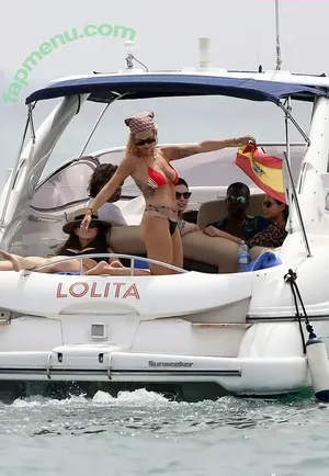 Rita Ora / ritaora / ritaoraeu nude photo #7621