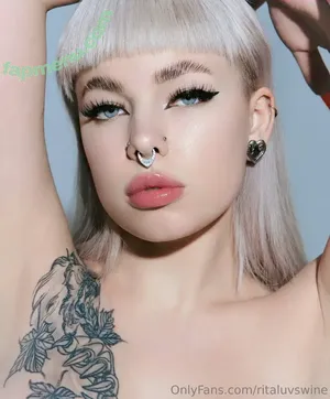  nude photo #0002