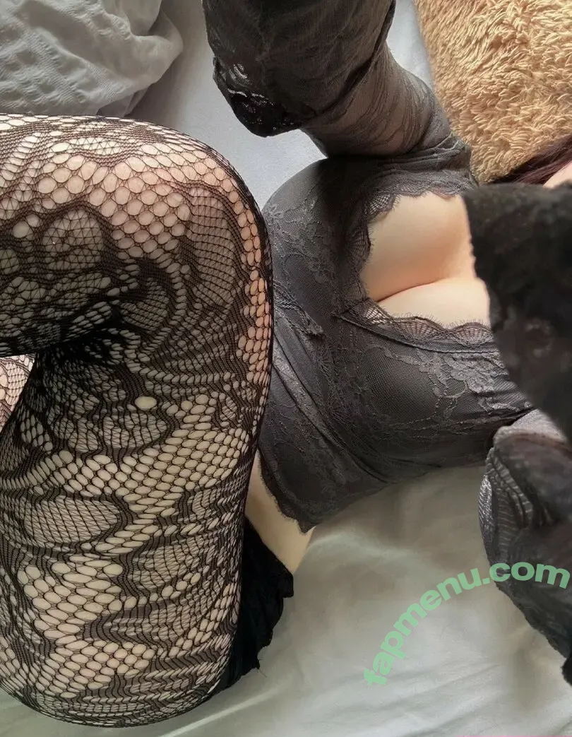 Robyn nude photo #0003 (robynsnotreal / rrr0byn / therealredrobyn)