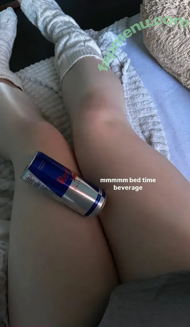 Robyn nude photo #0673 (robynsnotreal / rrr0byn / therealredrobyn)