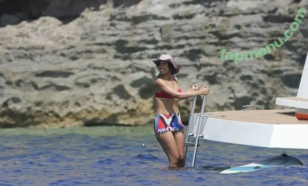 Rochelle Humes nude photo #0429 (rochellehumes)