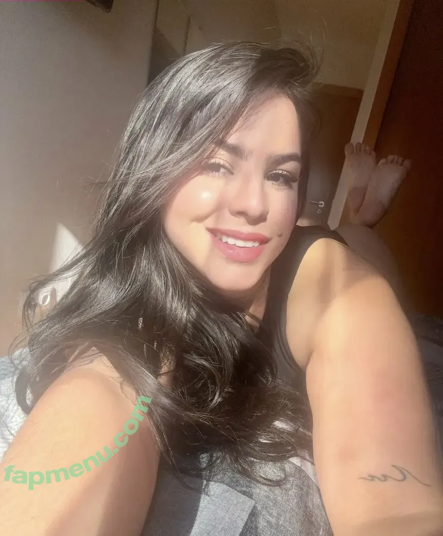 Rohafeet nude photo #0003 (Rohafeet)