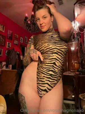 rosamagnoliaxo / rosa_magnoliaxo nude photo #0185