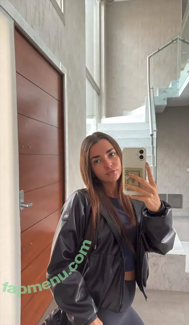 roseeeejj nude photo #0001 (roseee.j)
