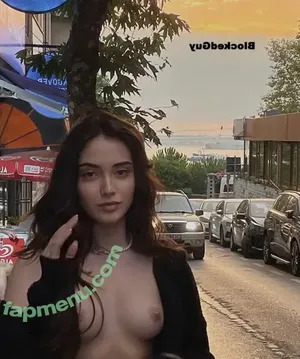  nude photo #0004