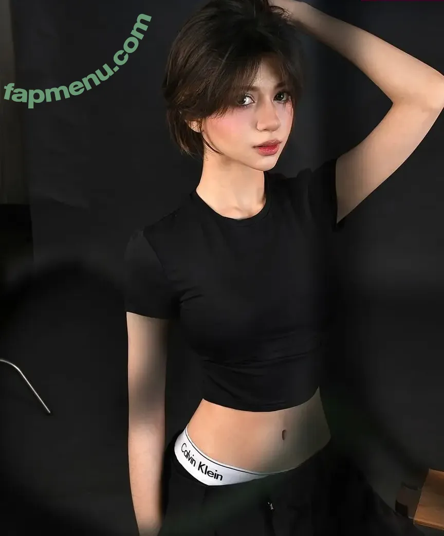 Roselew1s nude photo #0001 (rose.fittt)