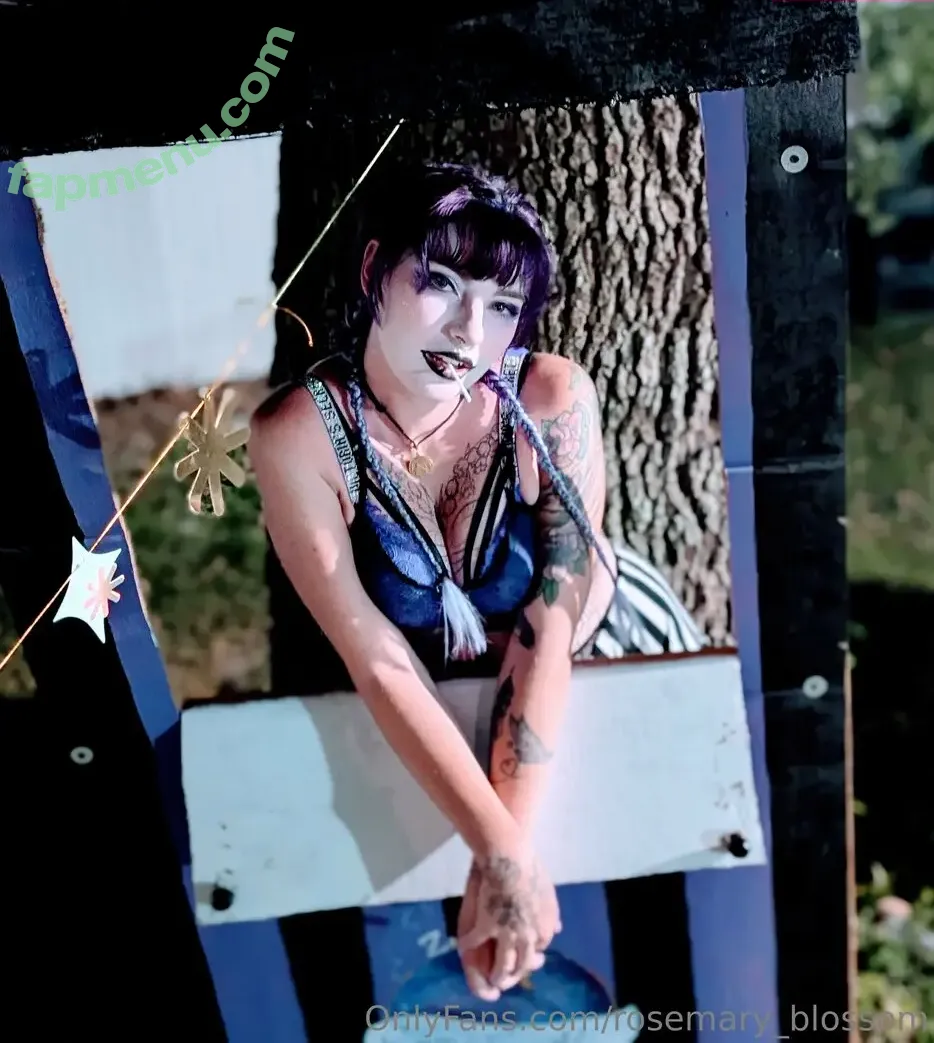 rosemary_blossom nude photo #0002 (witchy_space_b1tch)